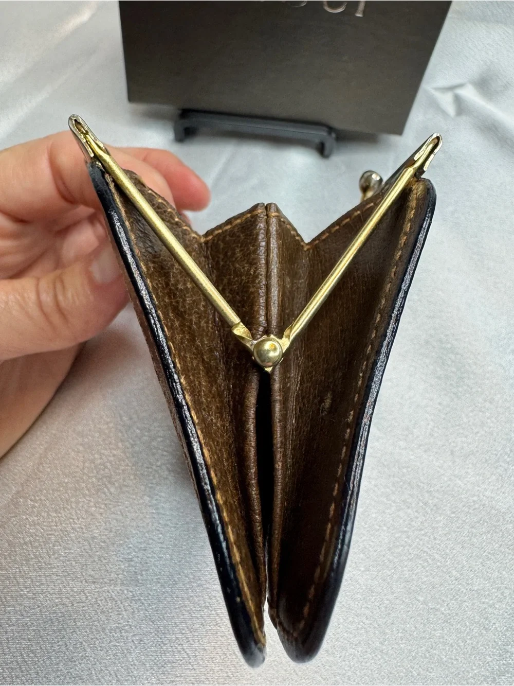 Vintage Gucci Sherry Line GG Supreme Kiss-Lock Coin Purse with Gucci Box - Picture 9 of 16